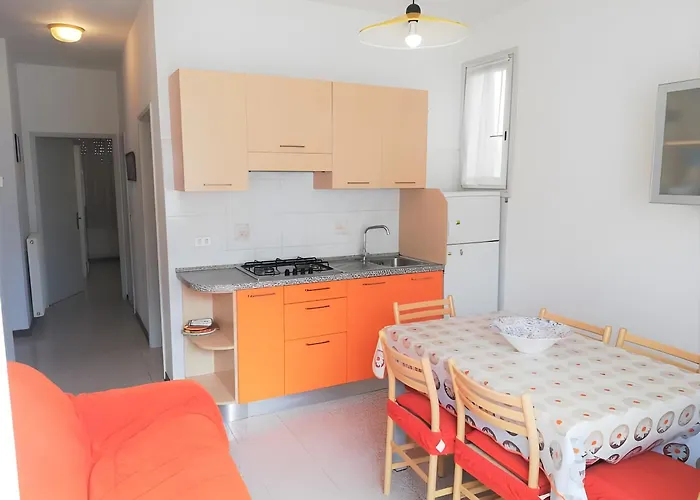 Erikbeach Trilo * Бибионе